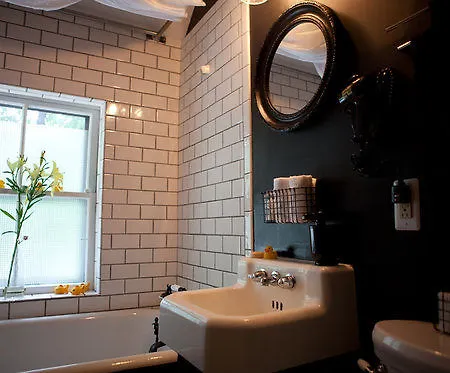 Made Inn Vermont An Urban-Chic Boutique Bed And Breakfast-3